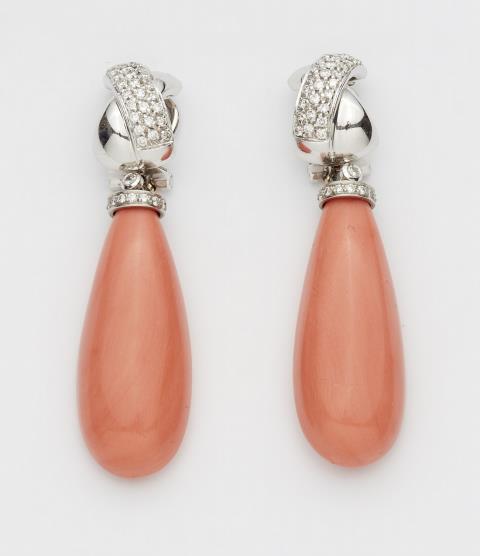 Jeweller Wempe - A pair of 18k white gold and coral pendant earrings