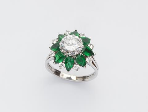 Juwelier Weyersberg - Smaragdring mit Diamantsolitär