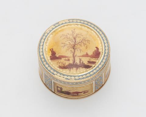 Erwin Heerich - A small round enamelled gold snuff box