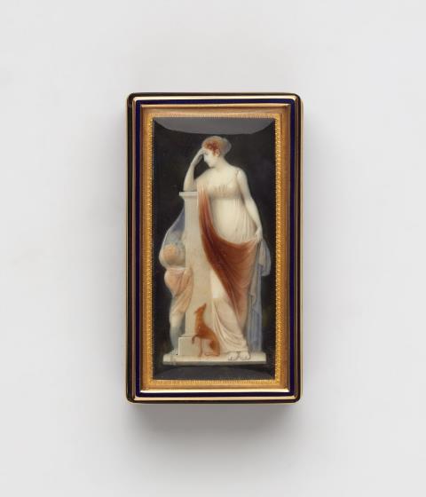 Pierre André Montauban - A Parisian Empire tortoiseshell snuff box with a cameo portrait