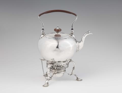 Thomas Farren - A George II silver tea kettle on rechaud