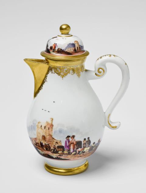 Christian Friedrich Herold - A small Meissen porcelain coffee pot and cover with "kauffahrtei" scenes