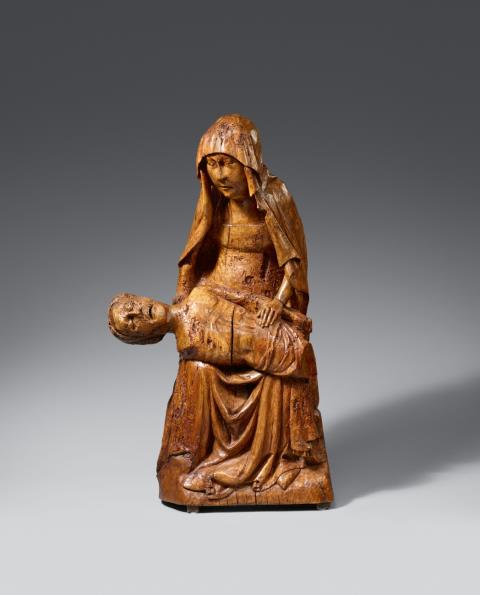 Flemish first half 16th century - A Flemish carved wood pietà, first half 16th century