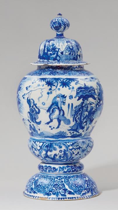 Gerhard Wolbeer - A large Berlin faience vase and cover with chinoiserie decor