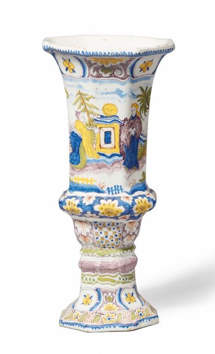 Cornelis Funcke - A Berlin faience vase with Chinoiserie decor