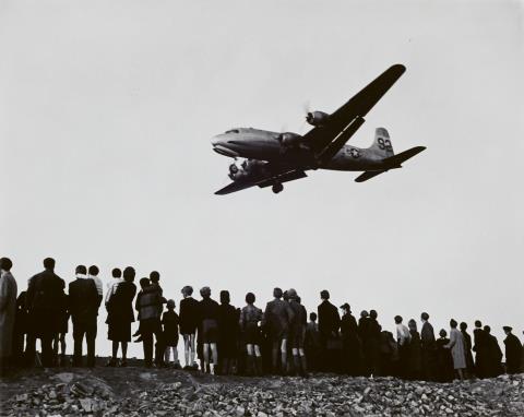 Tony Vaccaro - The Berlin Airlift, C-54