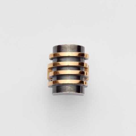 Jean Després - An Art Deco silver and gold ring