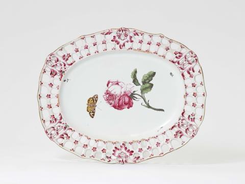 Joseph Hannong - A Strasbourg faience "fleur esseulée" platter