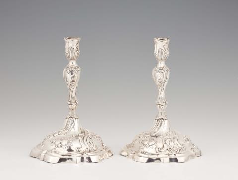 Johann Philipp Heckenauer - A pair of Rococo silver candlesticks