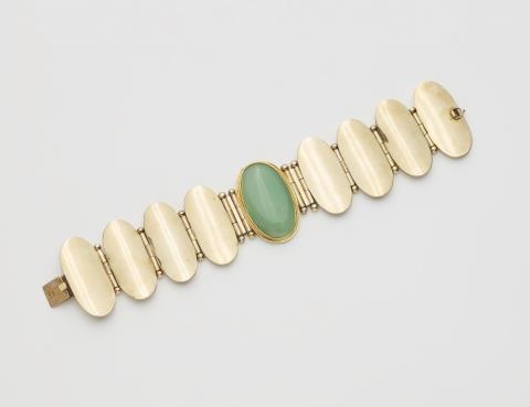 Elisabeth Treskow - A 14k gold chrysoprase bracelet