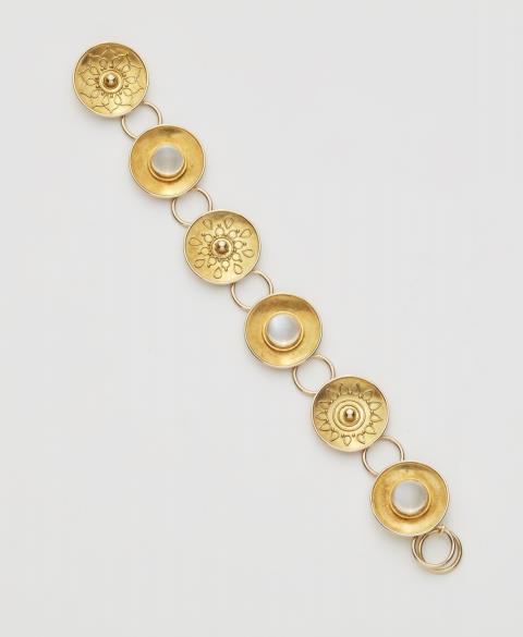 Elisabeth Treskow - A 14k gold moonstone bracelet
