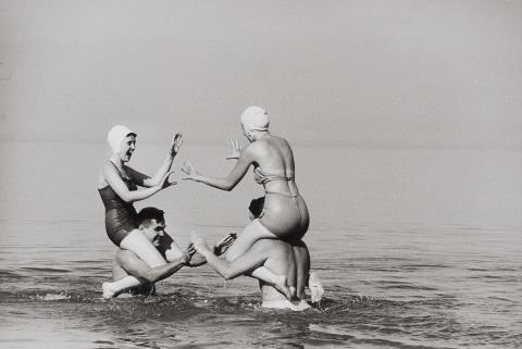 Ernst Haas - Swimmers, Long Island, New York