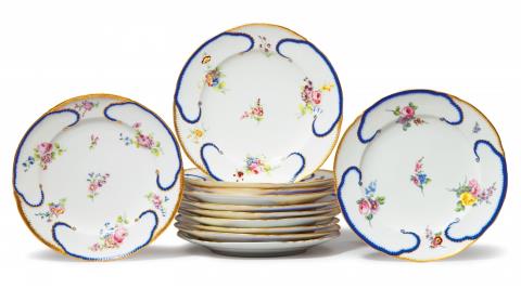 Twelve Sèvres soft-paste porcelain cabbage leaf plates