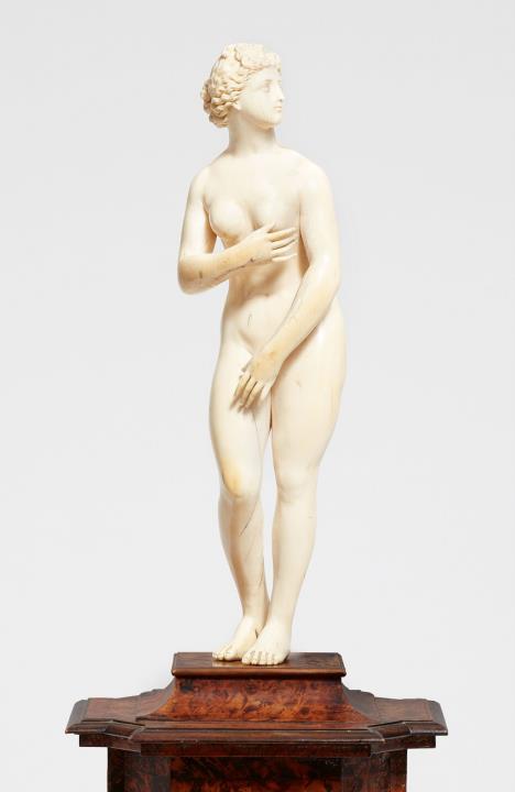 Leonhard Kern - A carved ivory figure of the Venus Medici