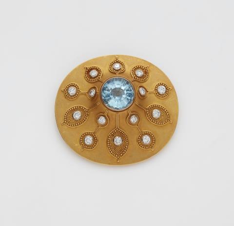 Peter Heyden - An 18k gold granulation aquamarine brooch