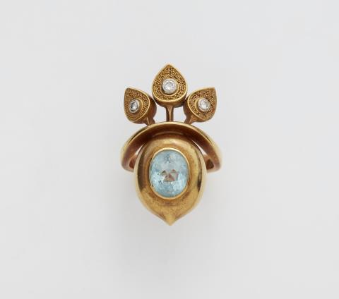 Peter Heyden - An 18k gold granulation aquamarine ring