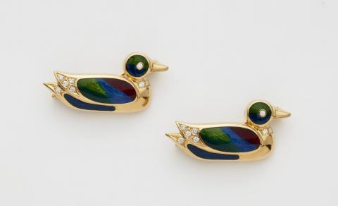 A pair of 18k gold enamelled duck brooches