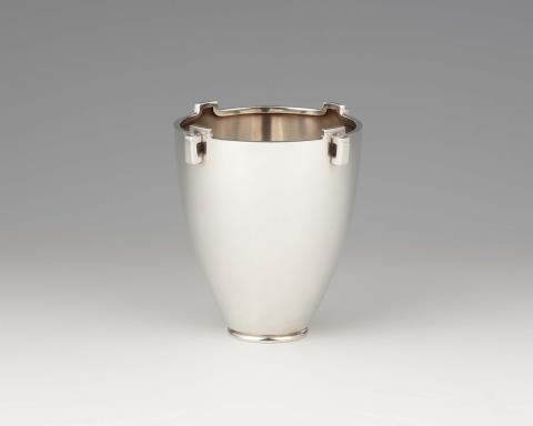 Karl Gustav Hansen - A Hans Hansen Kolding silver beaker vase