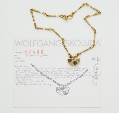 Wolfgang Skoluda - A German 21k gold ancient gold bead and Roman mille fiori glass pendant necklace.