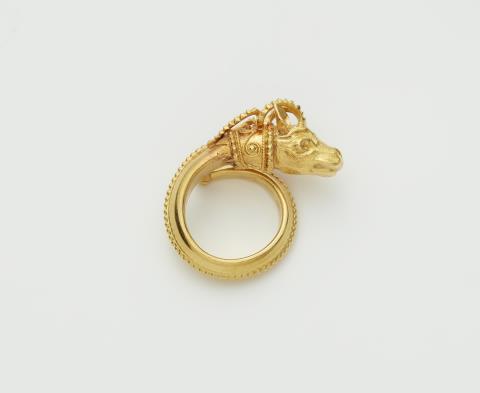 Ilias Lalaouins - A Greek 18k gold ancient style ram's head ring.