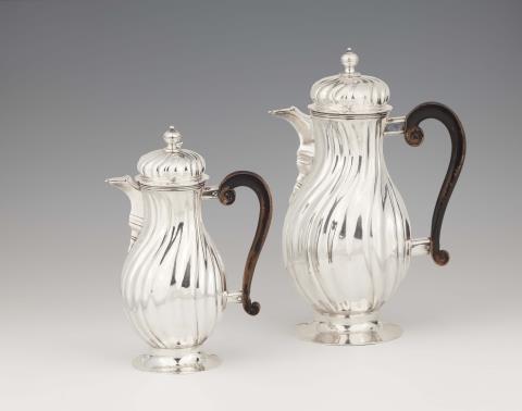 Johann Georg Kloss(e) - A pair of large Augsburg silver jugs