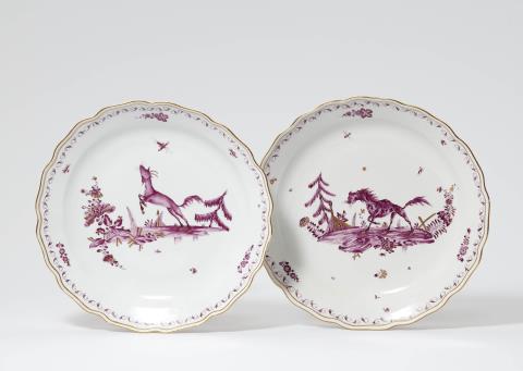 Adam Friedrich von Löwenfinck - A pair of large Meissen porcelain dishes with fantastic beasts