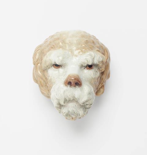  Royal Porcelain Manufacture Copenhagen - A porcelain snuff box in the form of a dog's head