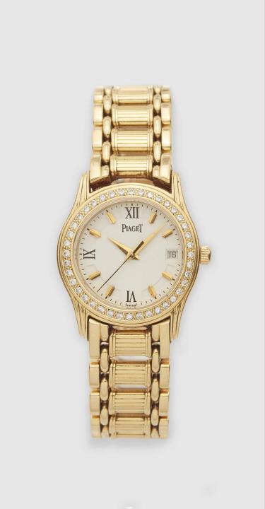 Piaget - An 18k yellow gold quartz Piaget ladies' wristwatch.