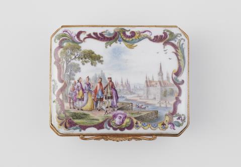 A Meissen porcelain snuff box with idealised landscapes