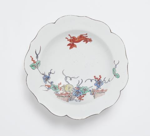  Chantilly - A small Chantilly porcelain bowl with squirrel decor