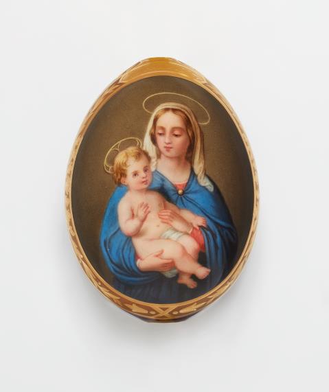  Imperial Porcelain Manufacture St. Petersburg - A porcelain easter egg with the Virgin and Child