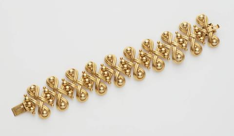 A German 18k gold Retro Style link bracelet.