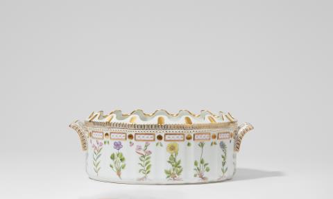  Royal Porcelain Manufacture Copenhagen - A Royal Copenhagen Flora Danica glass cooler