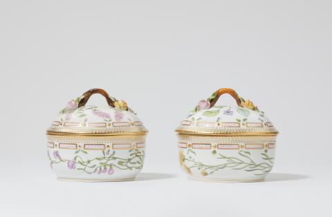  Königliche Porzellanmanufaktur Kopenhagen - Paar ovale Flora Danica-Soßenterrinen
