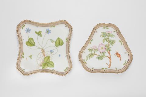  Königliche Porzellanmanufaktur Kopenhagen - Eine drei- und eine vierpassige Flora Danica-Präsentierschale