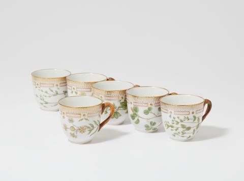  Royal Porcelain Manufacture Copenhagen - Six Royal Copenhagen Flora Danica coffee cups and saucers