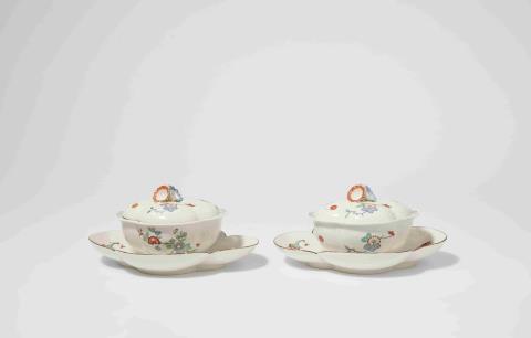 Chantilly - A rare pair of Chantilly porcelain tureens on saucers