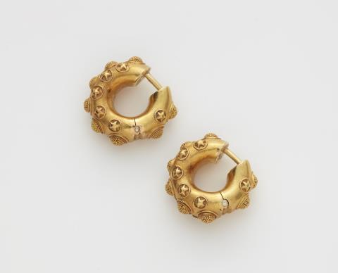 Otto Jakob - A pair of 18k yellow gold granulated earrings.