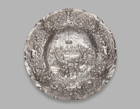 Heinrich Mannlich - A very large museum quality Augsburg silver sideboard dish