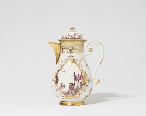 A Meissen porcelain coffee pot with Hoeroldt Chinoiseries