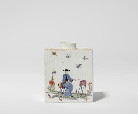 A Meissen porcelain tea caddy with Chinoiseries