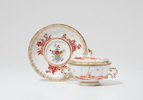 A Meissen porcelain ecuelle on stand in a fitted leather case