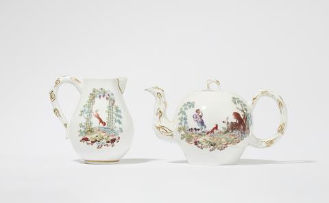  Tournai - A Tournai porcelain teapot and milk jug with fable motifs after Jean de La Fontaine