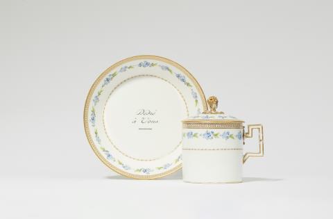 A Meissen porcelain cup and cover "Dedie à Vous."