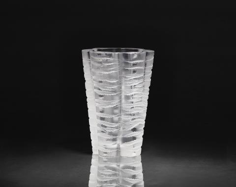  Lalique Verrerie - Vase Senlis
Lalique, Wingen-sur-Moder, Entwurf 1961.