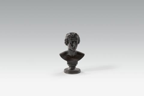  Königliche Eisengießerei Berlin - A cast iron bust of Schiller