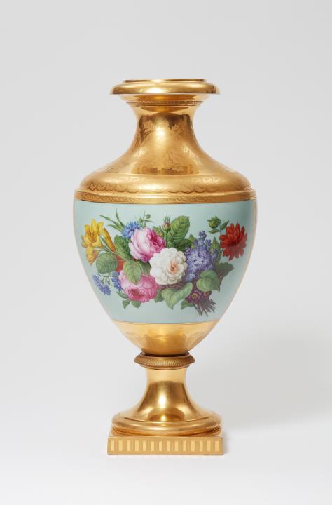 Königliche Porzellanmanufaktur Berlin KPM - A Berlin KPM porcelain "Munich" vase with flowers and fruit
