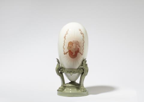  Sèvres - A decorative Sèvres porcelain egg