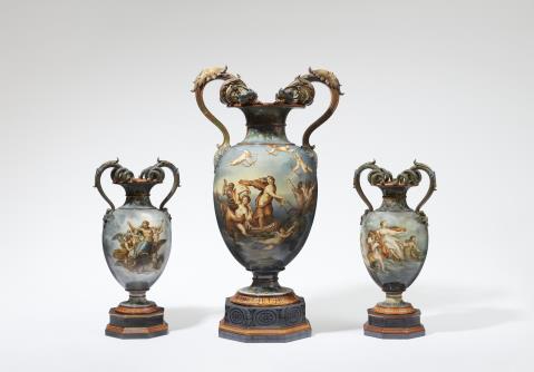 Königliche Porzellanmanufaktur Berlin KPM - A rare set of three Berlin KPM porcelain "Urbino" vases