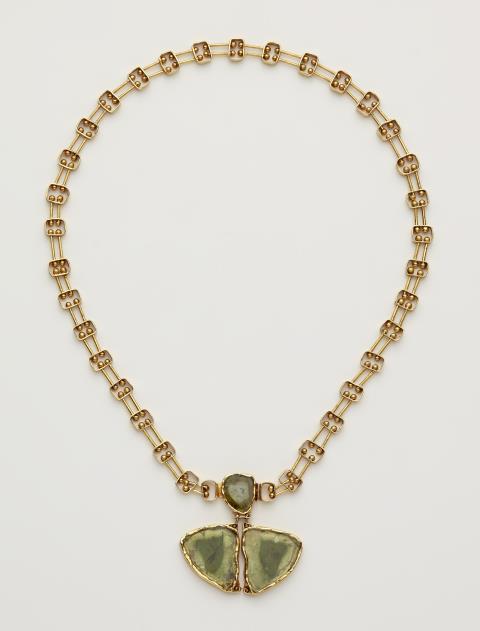 Hans-Leo Peters - A German handforged 18k gold necklace with a green tourmaline clasp.